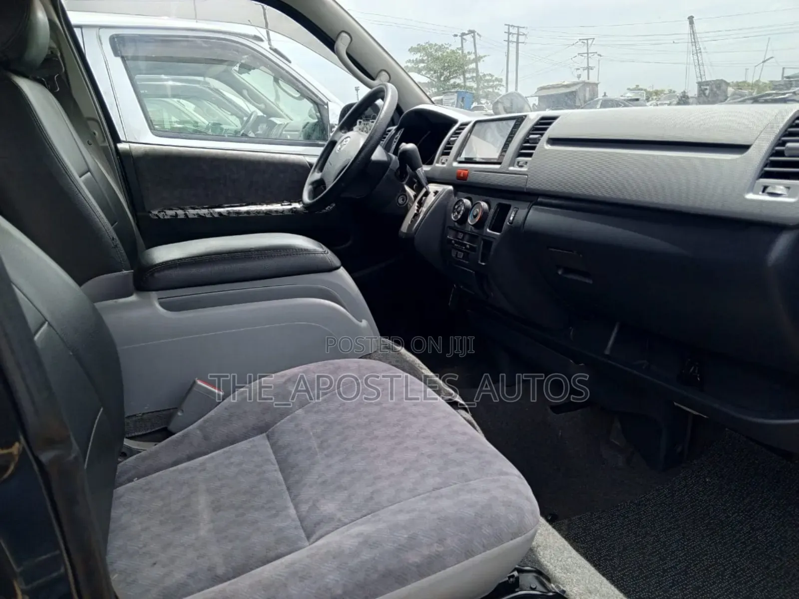Toyota HiAce 2010 Black