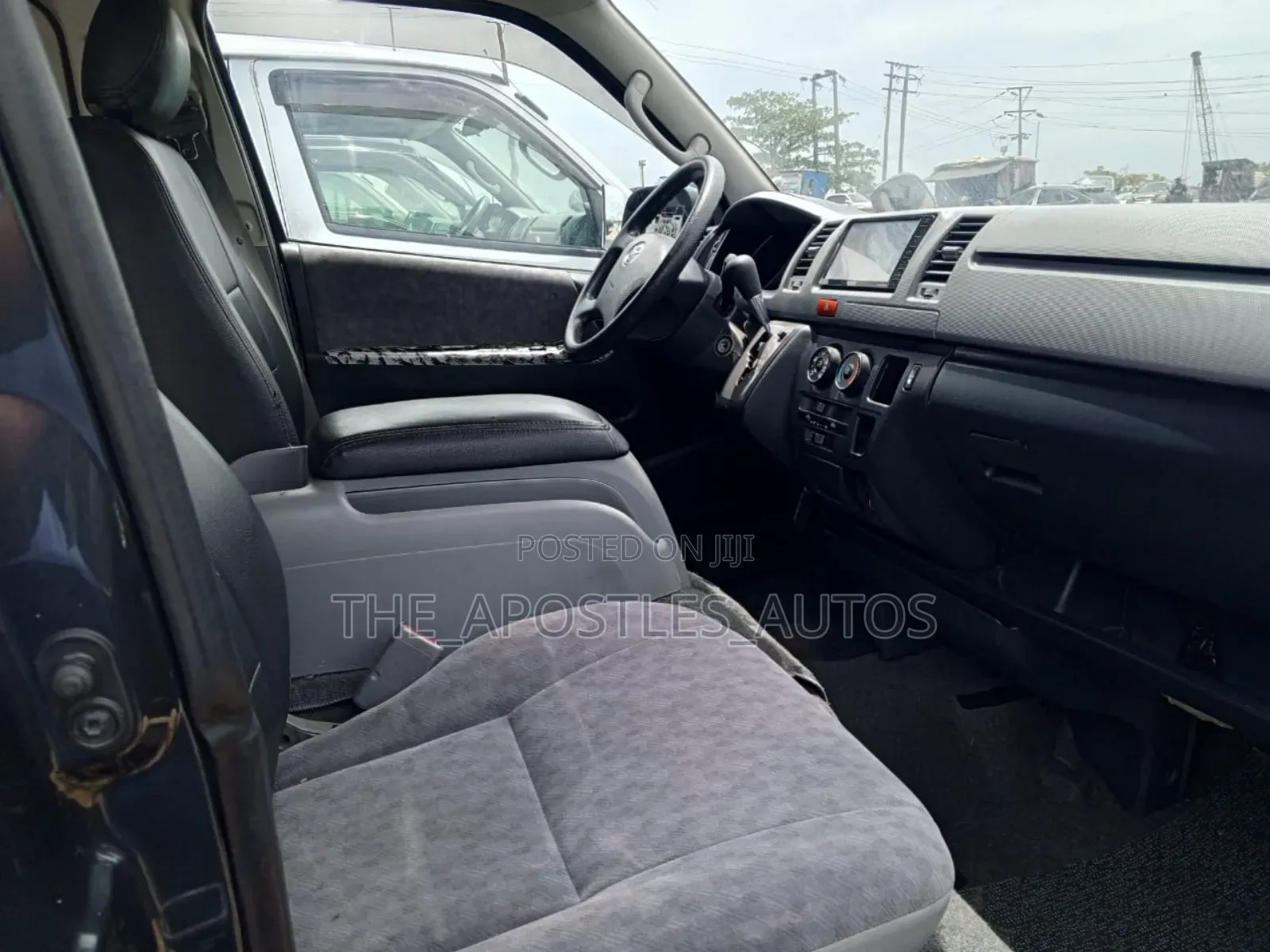 Toyota HiAce 2010 Black