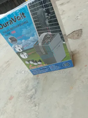 4-in-1 Duravolt SRP-1245 Solar Power Pack