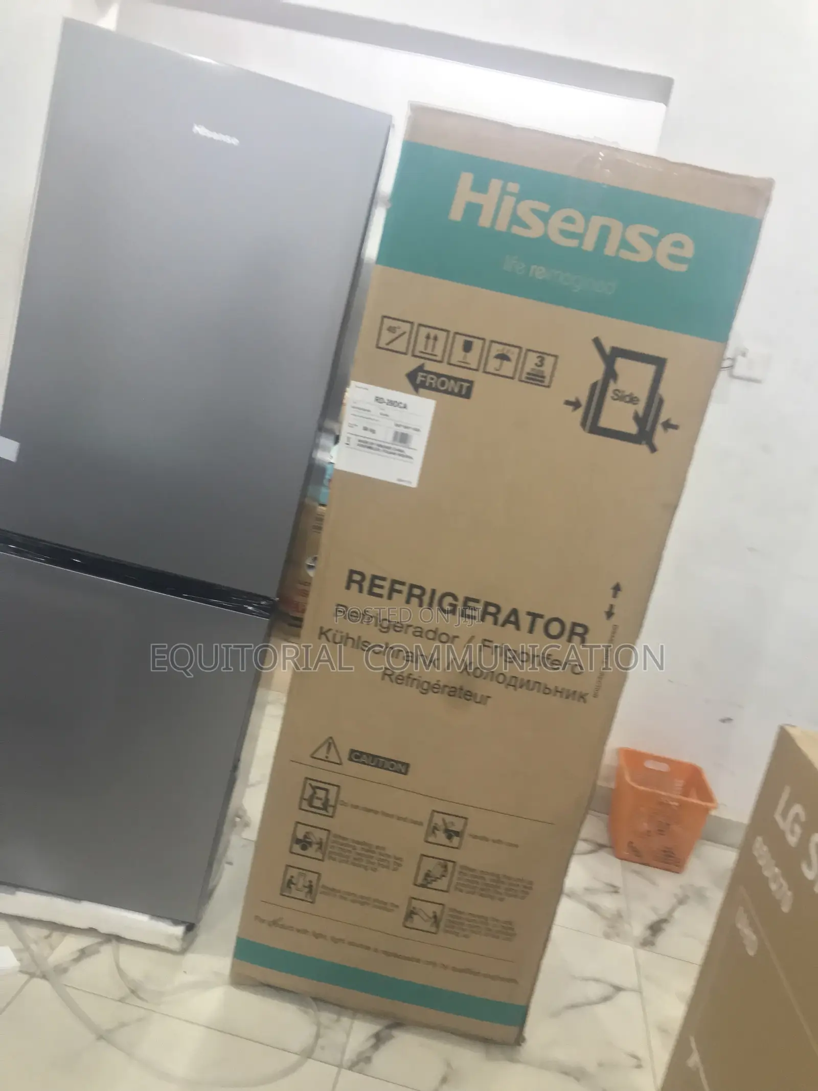 Hisense 29dca Clean and Minimal Double Door Refrigerator