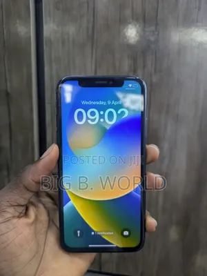 Photo - Apple iPhone X 256 GB Black