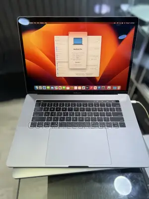 Laptop Apple MacBook Pro 2017 16GB Intel Core i7 SSD 512GB