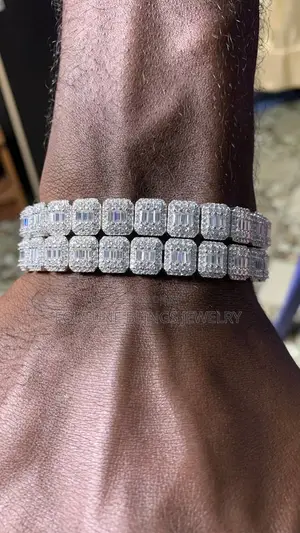 Photo - VVS Moissanite Diamond Square Bracelet.