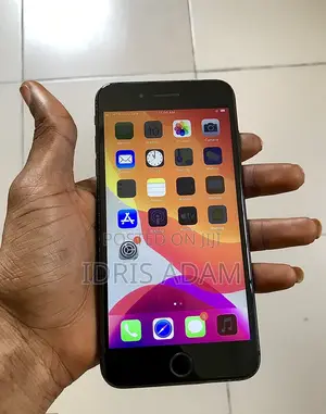 Photo - Apple iPhone 8 Plus 64 GB Black
