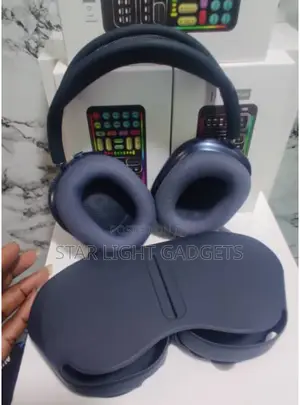 Photo - Black Airpod Max 2 Used