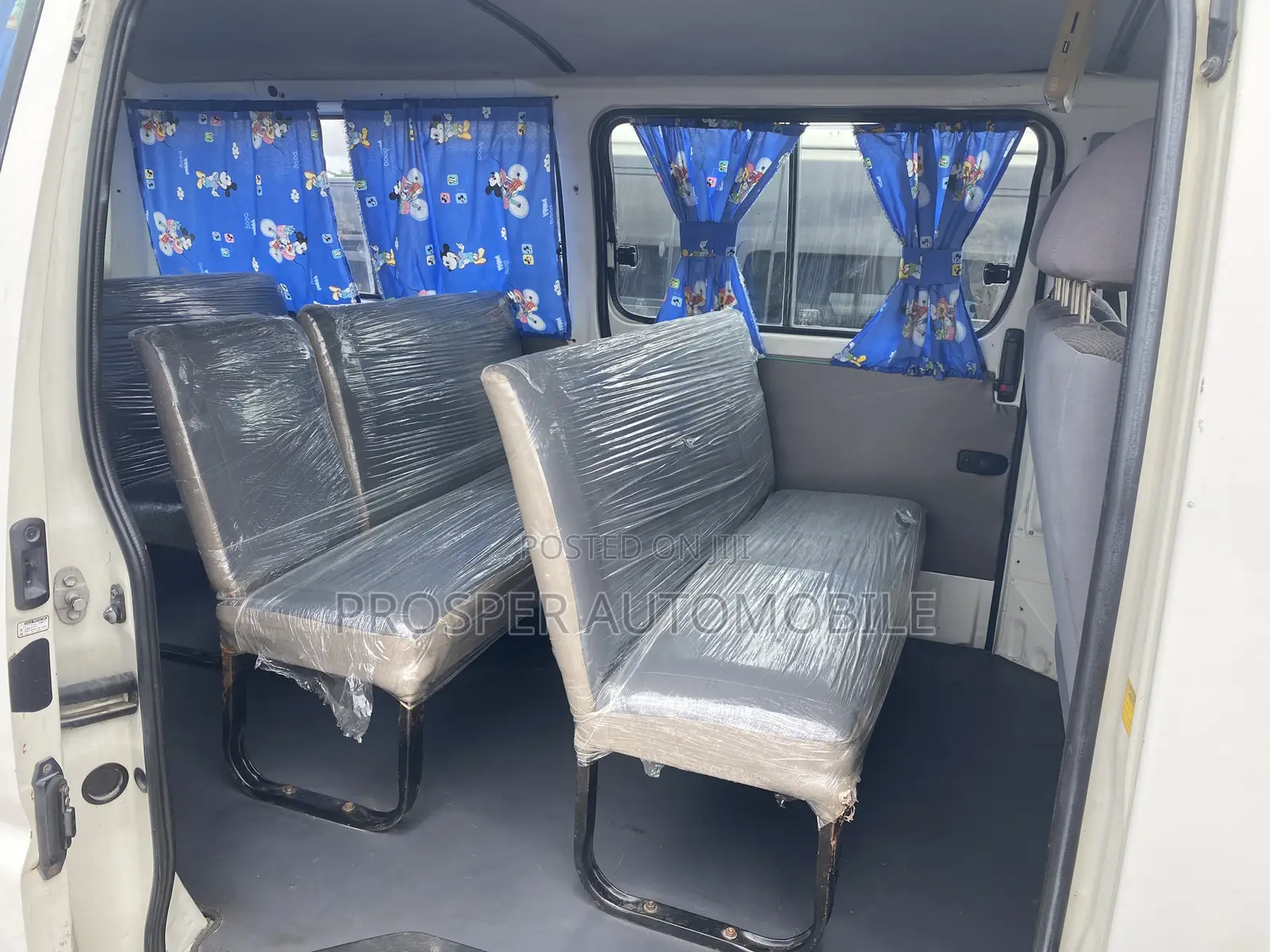 Toyota HiAce 2006 White