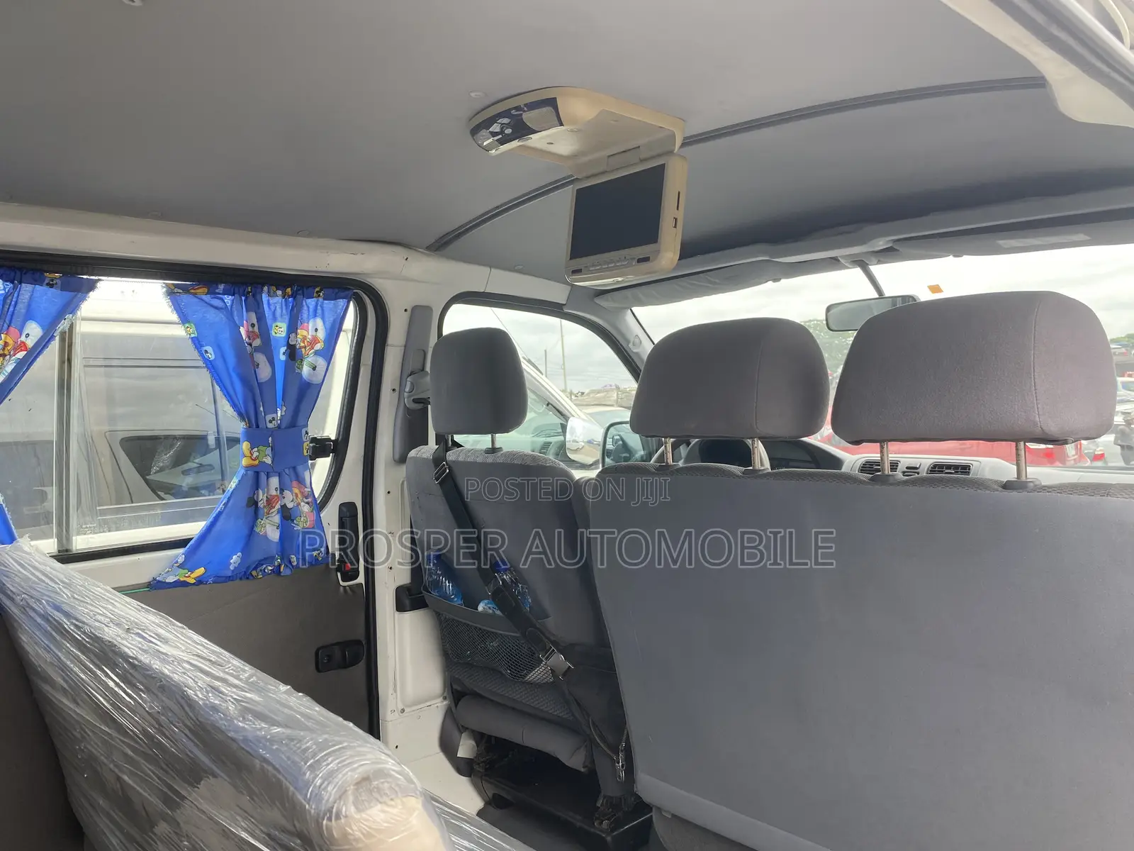 Toyota HiAce 2006 White