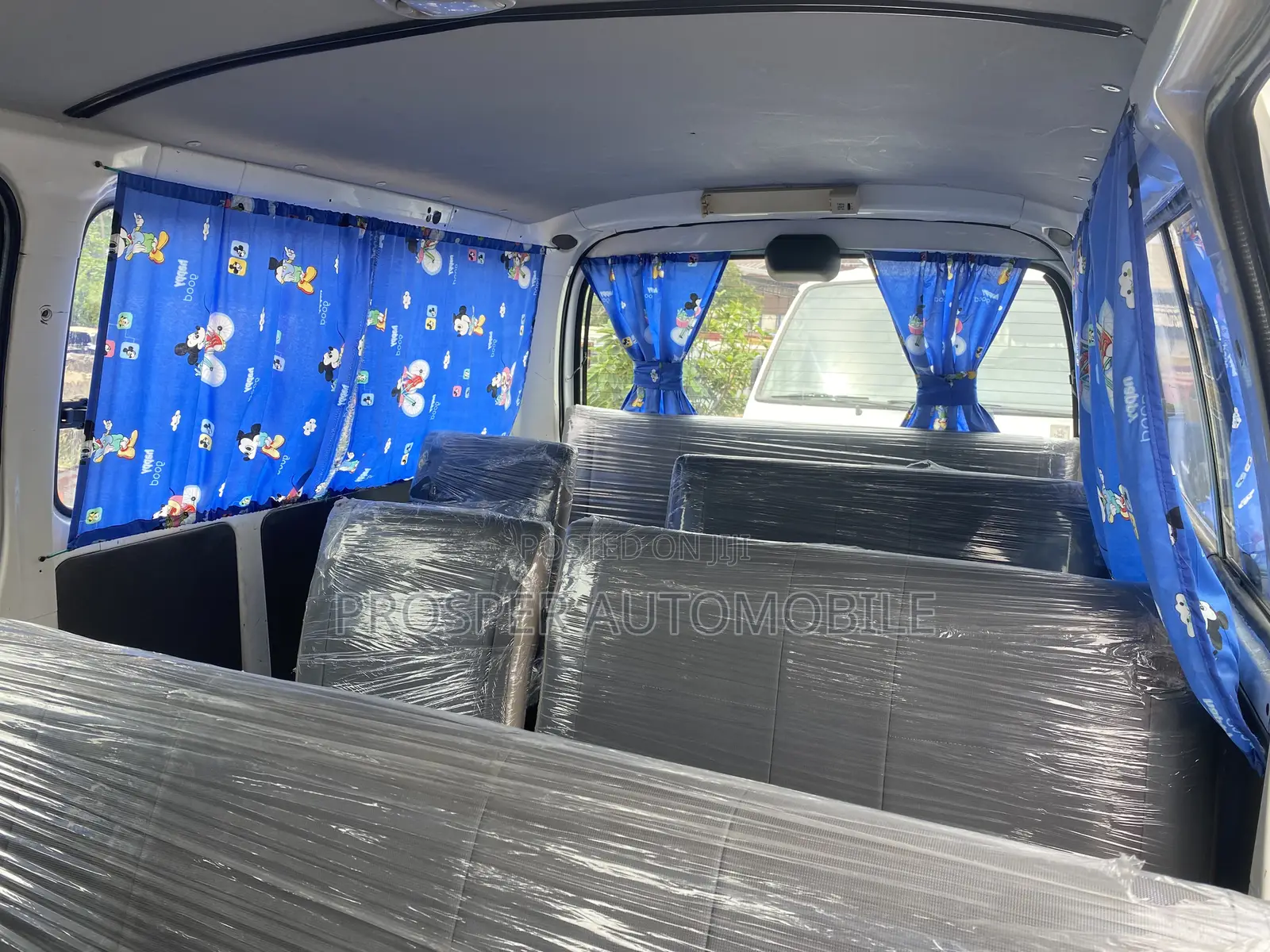 Toyota HiAce 2006 White