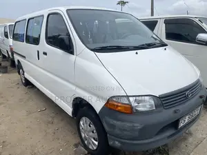 Toyota HiAce 2006 White