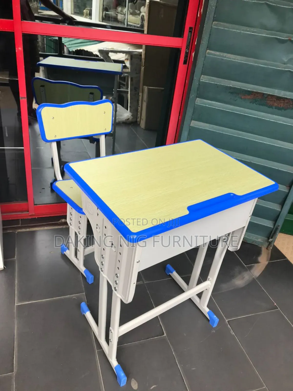 Adjustable Height Reading Table