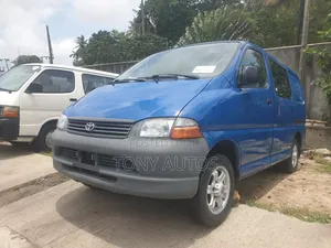 Toyota HiAce 2005 Blue