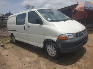 Toyota HiAce 2004 White