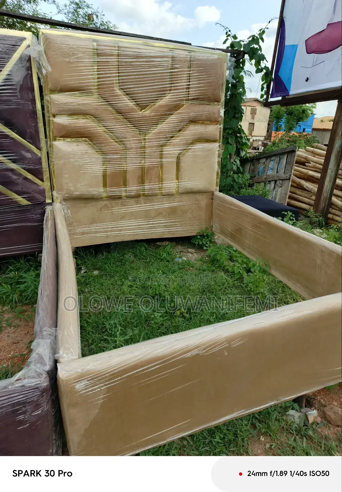 4 1⁄2 Bed Frame With Bed Side
