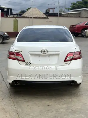 Toyota Camry SE 4dr Sedan (2.5L 4cyl 6AM) 2010 White