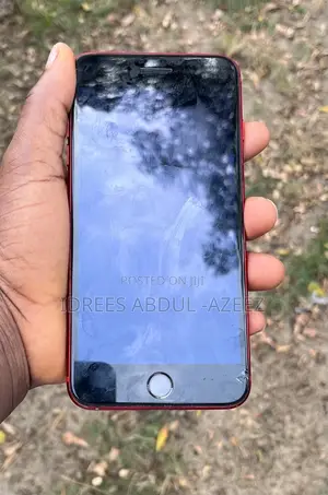 Photo - Apple iPhone 8 Plus 64 GB Red