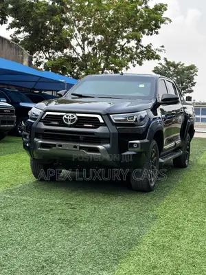 New Toyota Hilux 2024 Black