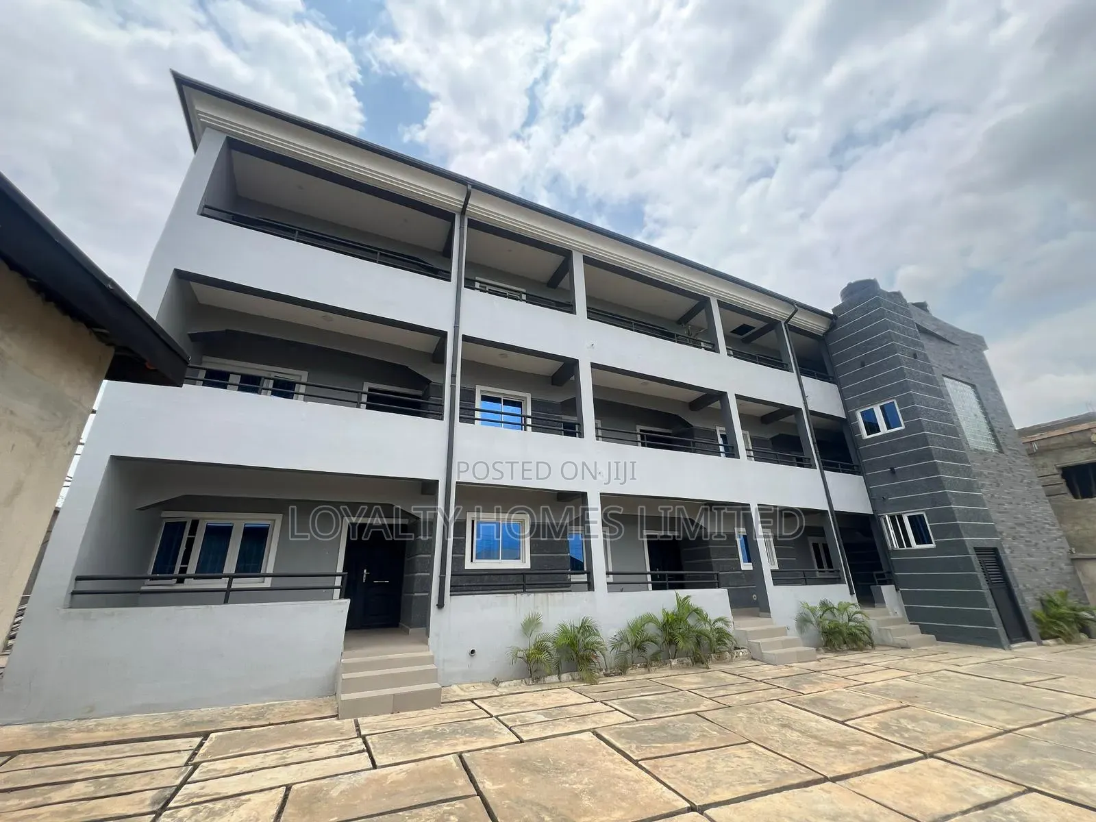 Furnished 2bdrm Block of Flats in Westview Apartment, Obafemi-Owode