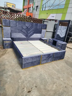 Set of Bed 7by6 With Side Drawers and Dressing Mirror
