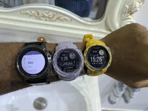 U.S. Military Standard 810 Garmin Solar GPS Watch Fenix 5