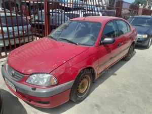 Toyota Avensis 1.8 C 2005 Red