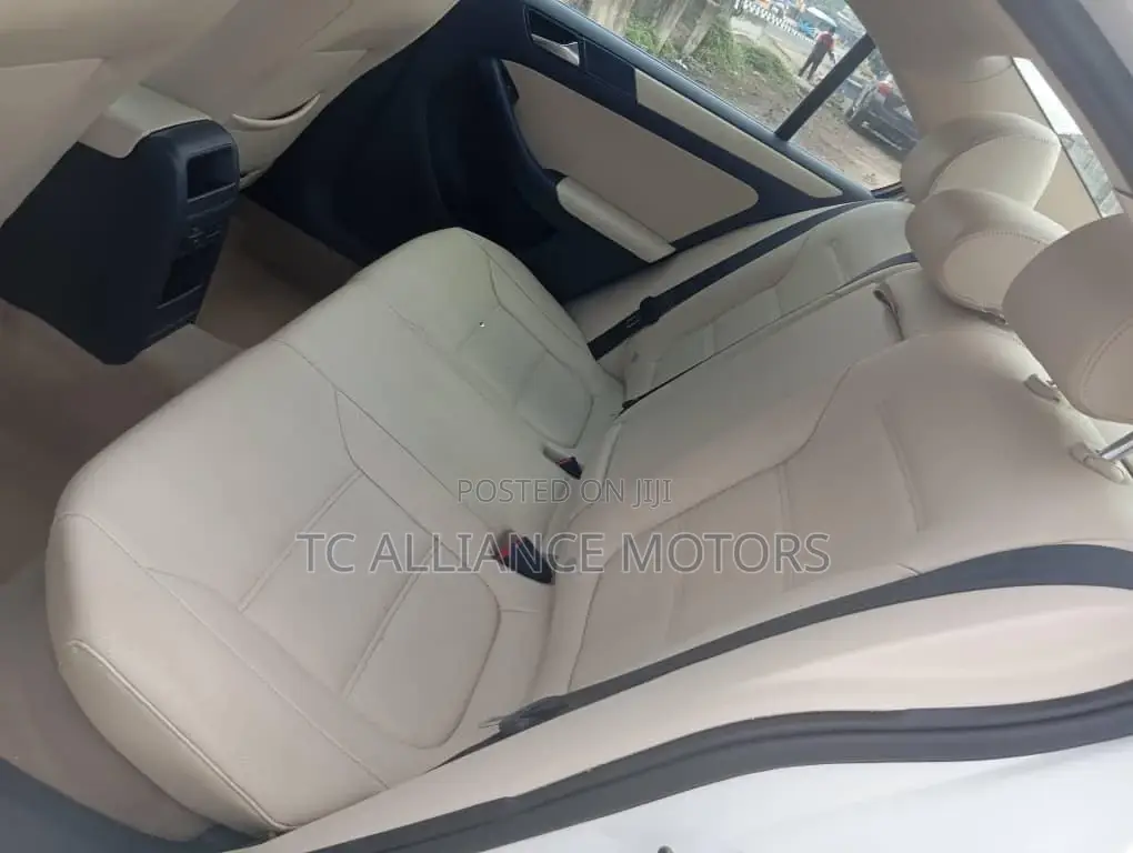 Volkswagen Jetta 2.5 SE Automatic 2012 White