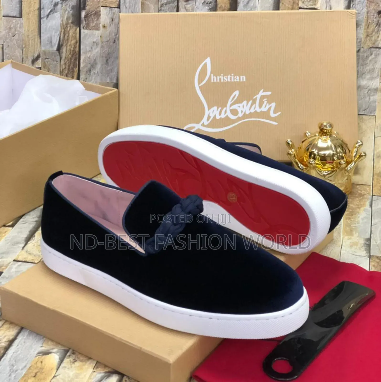 Gucci Leather Flat Shoes
