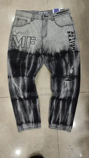 Short Jeans and Baggy Available