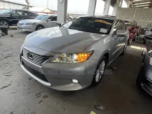 Lexus ES 2015 Silver