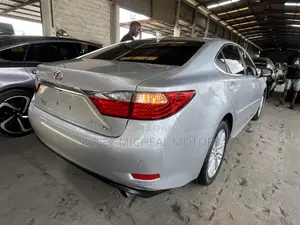 Lexus ES 2015 Silver