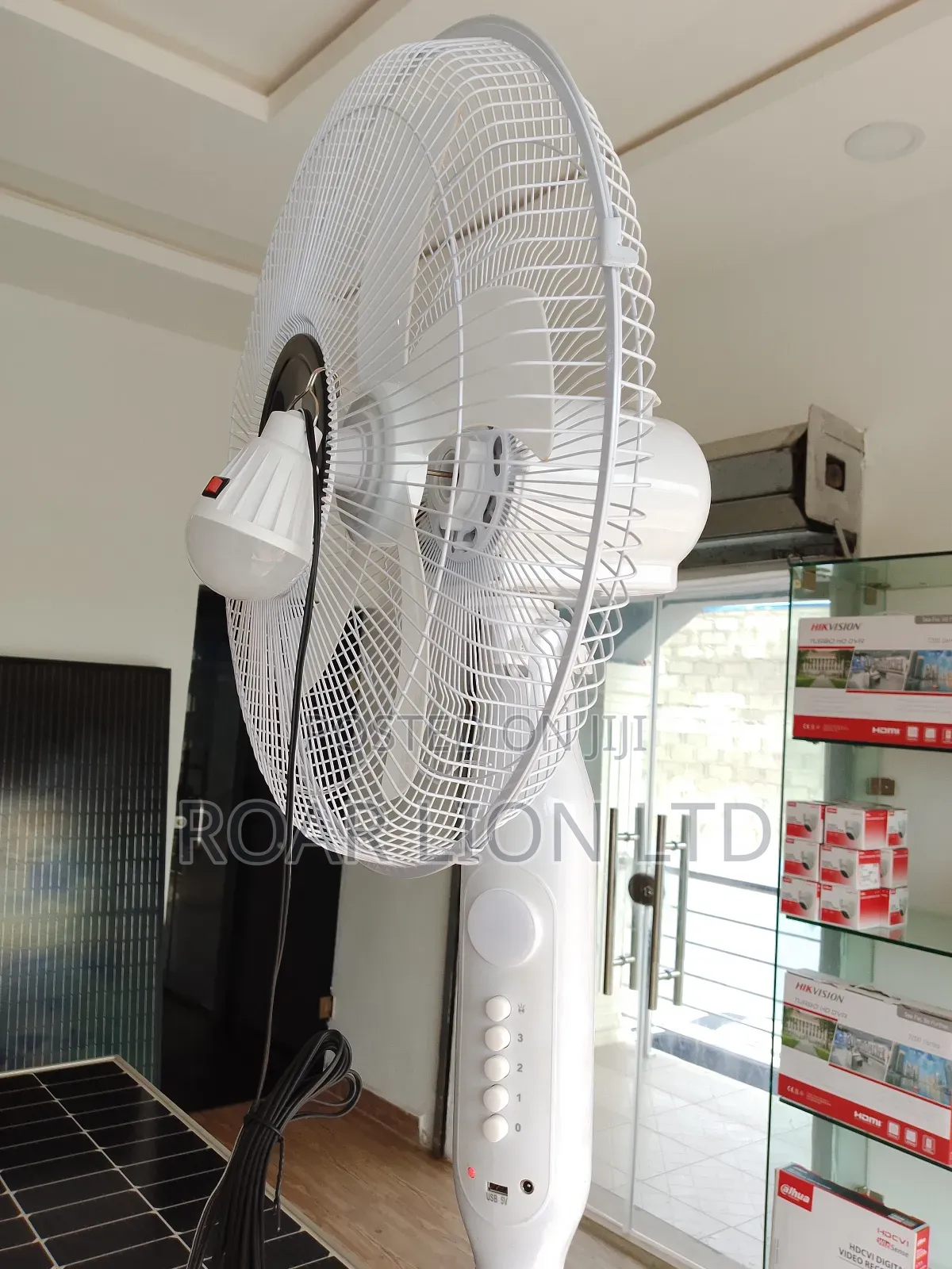 Solar Rechargeable Fan With Panel 16inches