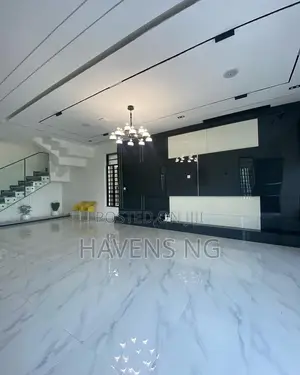 5bdrm Duplex in Chevron for sale