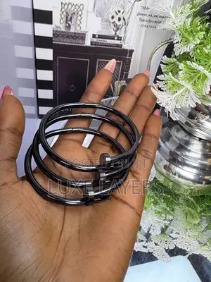 Photo - Nail Cartier