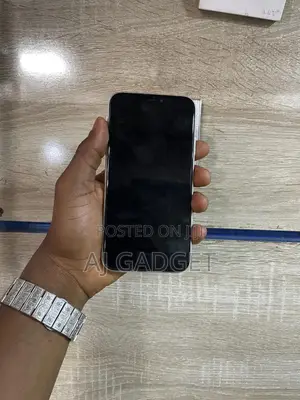 Apple iPhone 11 64 GB Red