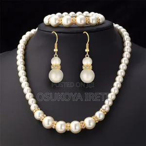 Photo - Pearl Necklace