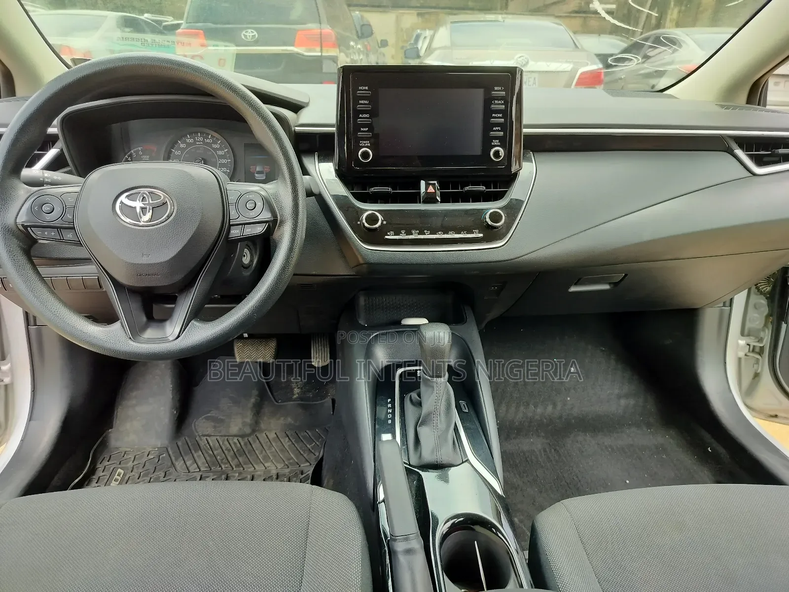 Toyota Corolla SE 2023 Silver