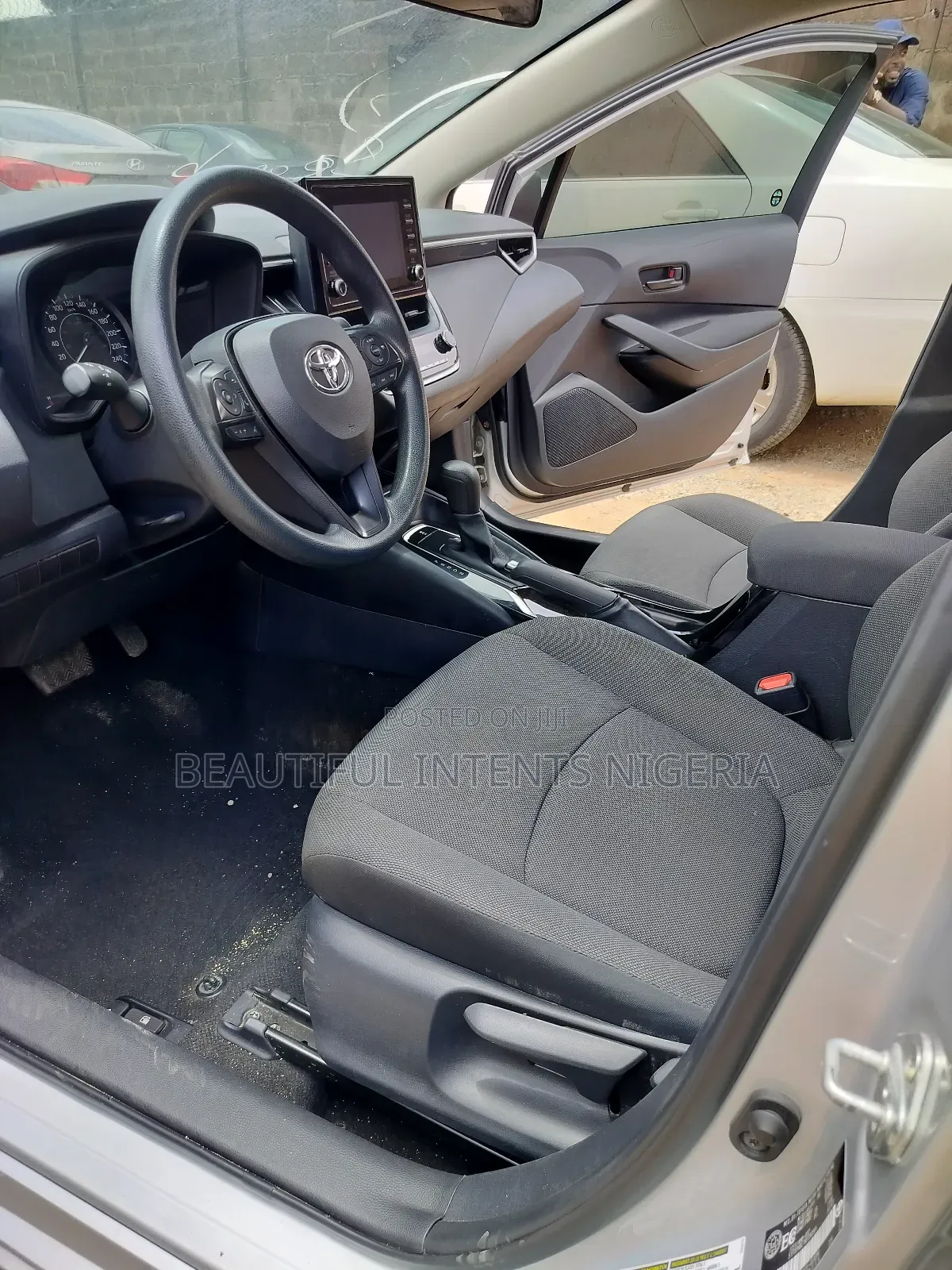 Toyota Corolla SE 2023 Silver