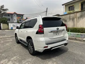 Toyota Land Cruiser Prado 2023 White