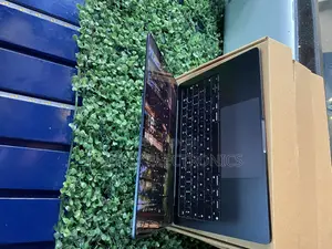 Laptop Apple MacBook Pro 2023 M3 14-Inch 18GB Apple M3 SSD 1T