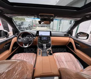 Lexus LX 2023 Silver