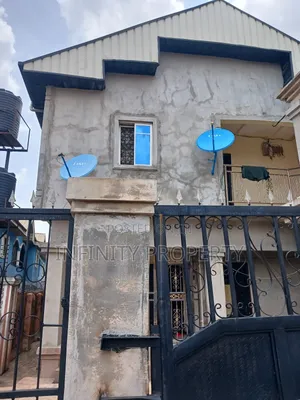 3bdrm Block of Flats in Etete Estate, Benin City for sale
