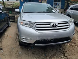 Toyota Highlander 3.5L 4WD 2013 Silver