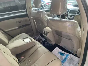 Toyota Venza 2010 White
