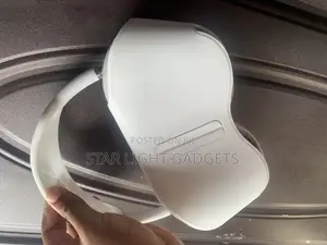 Photo - Neat Uk Used Apple Airpod Max ( iPhone Charging )
