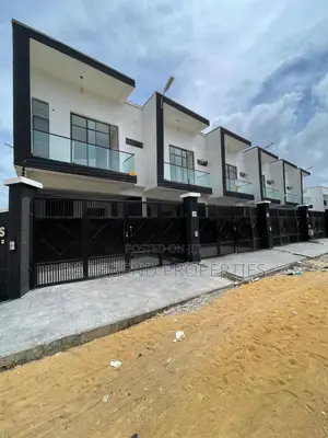 3bdrm Duplex in Ikota for sale