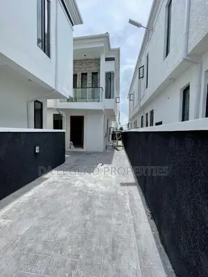 4bdrm Duplex in Ikota for sale