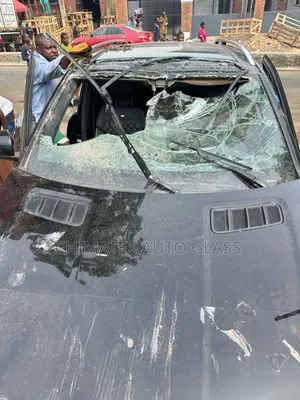 Ml350 2013 Windscreen Glass Available We Deliver