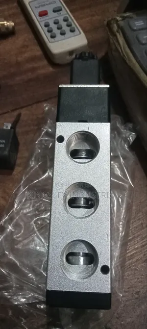 Solenoid Valve Model 4v410-15