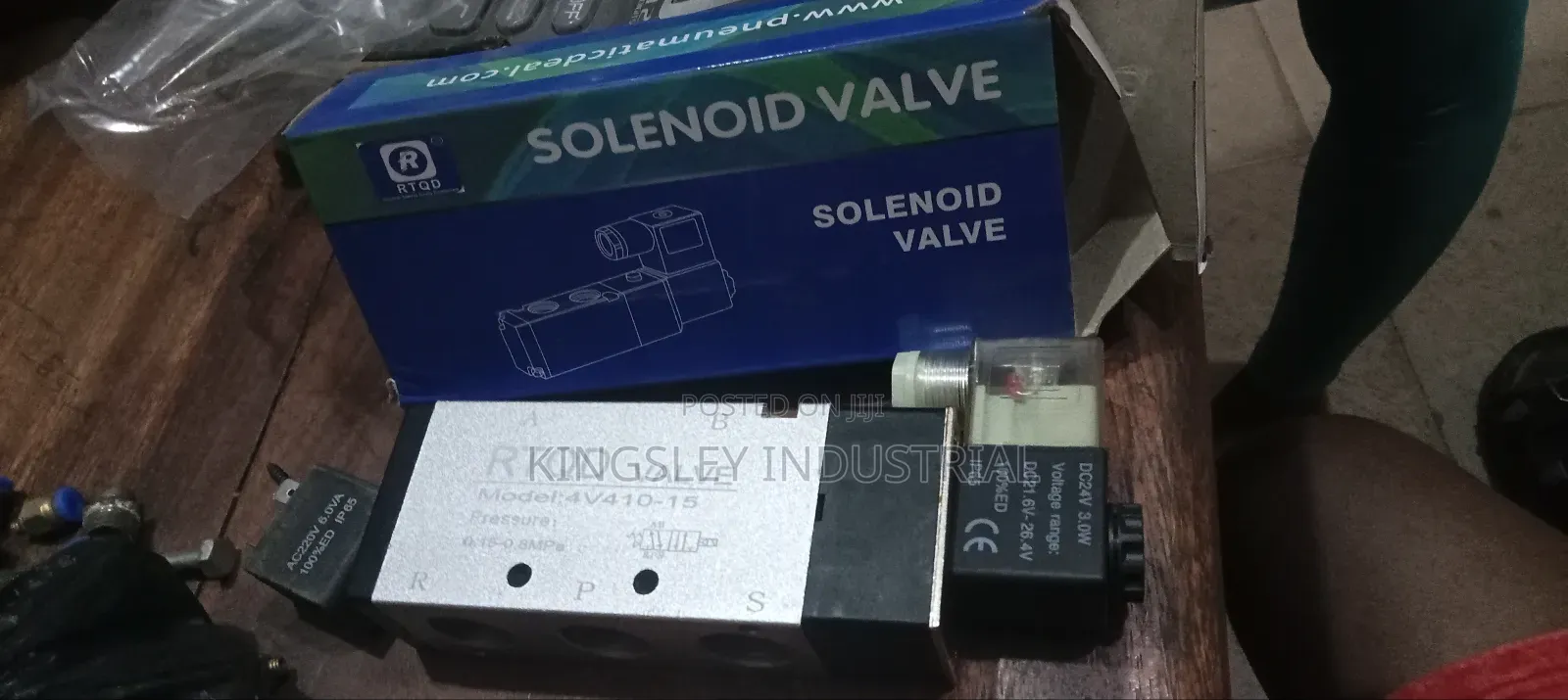 Solenoid Valve Model 4v410-15