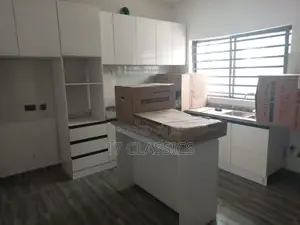 5bdrm Duplex in Mavila Homes Estate,, Chevron for sale
