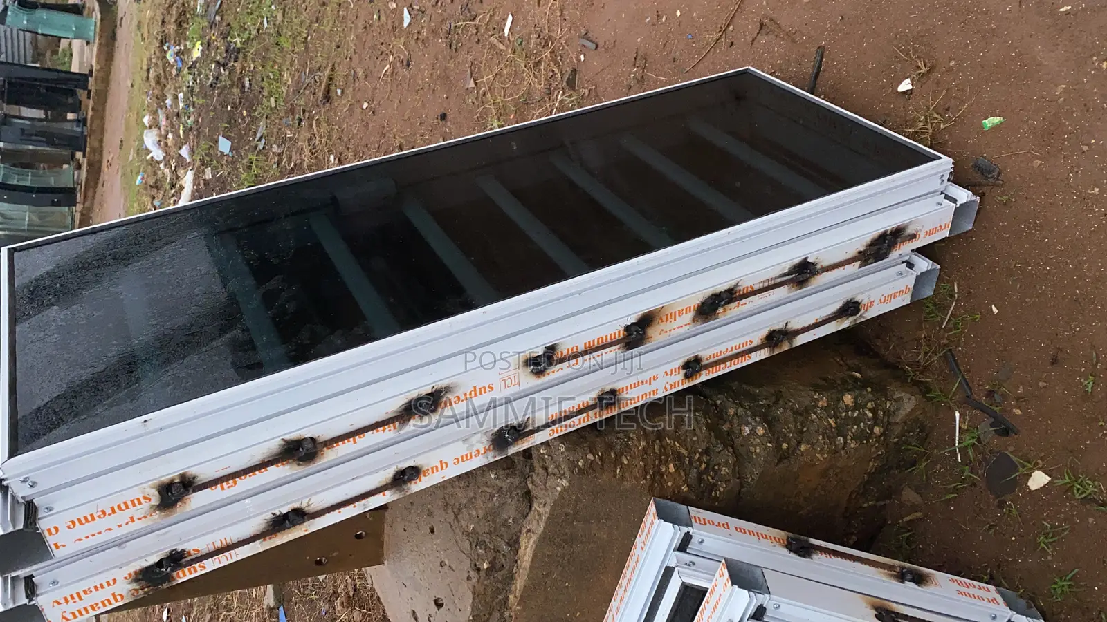 Structural Window With Inner Buglaries and Inner Net